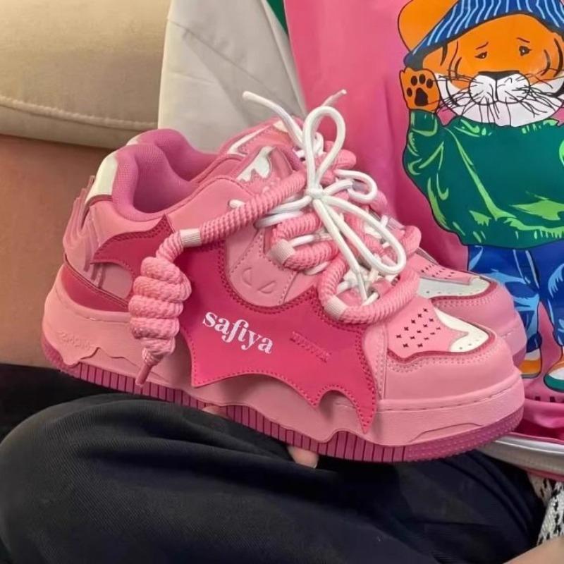 Женские кроссовки на толстой подошве — универсальная парная обувь 37 розовый
Женские кроссовки на толстой подошве — универсальная парная обувь 37 розовый