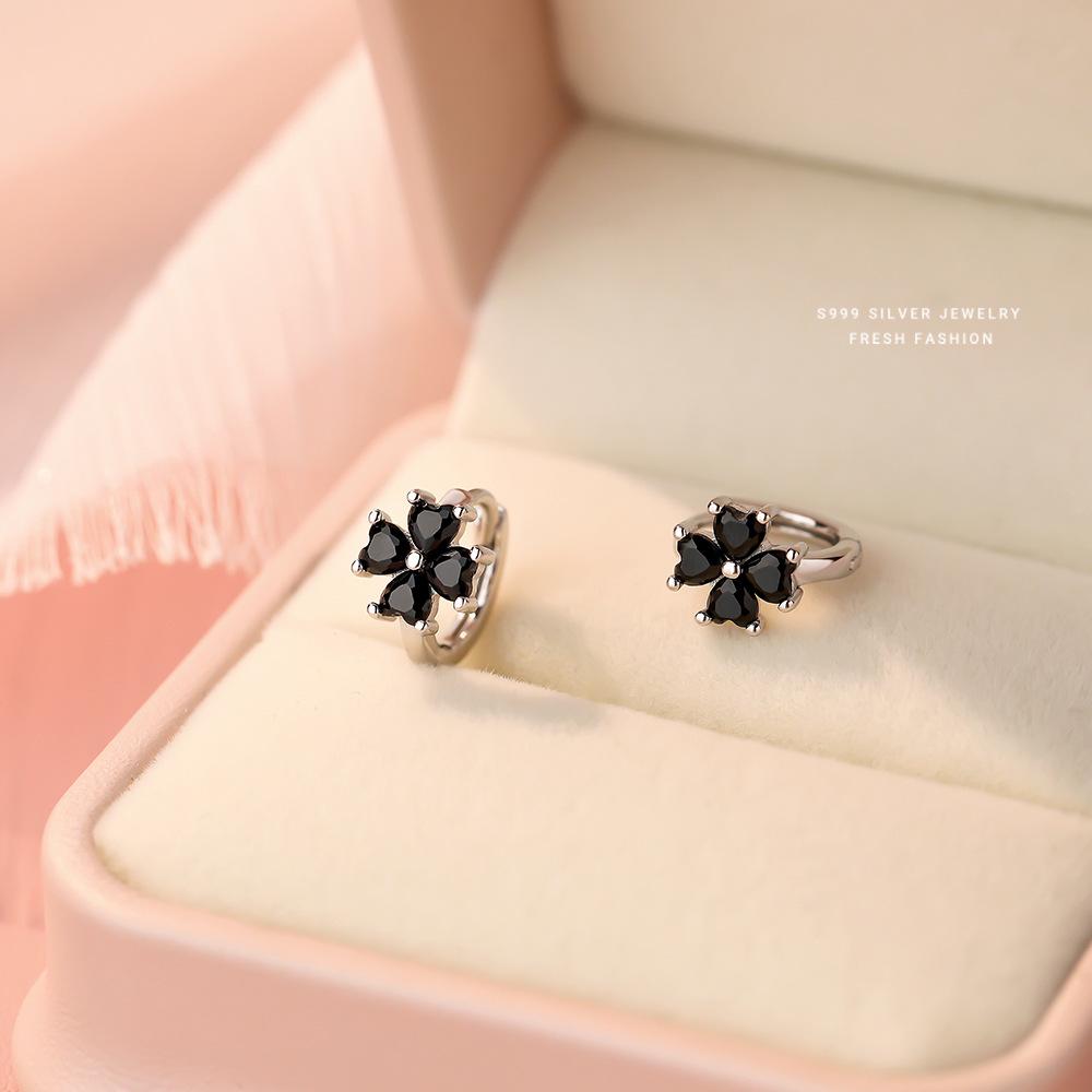 Fashionable Black Zircon Flower 999 Sterling Silver Earrings for Women Exquisite Wedding Jewelry Accessories Gifts серебряный
Fashionable Black Zircon Flower 999 Sterling Silver Earrings for Women Exquisite Wedding Jewelry Accessories Gifts серебряный