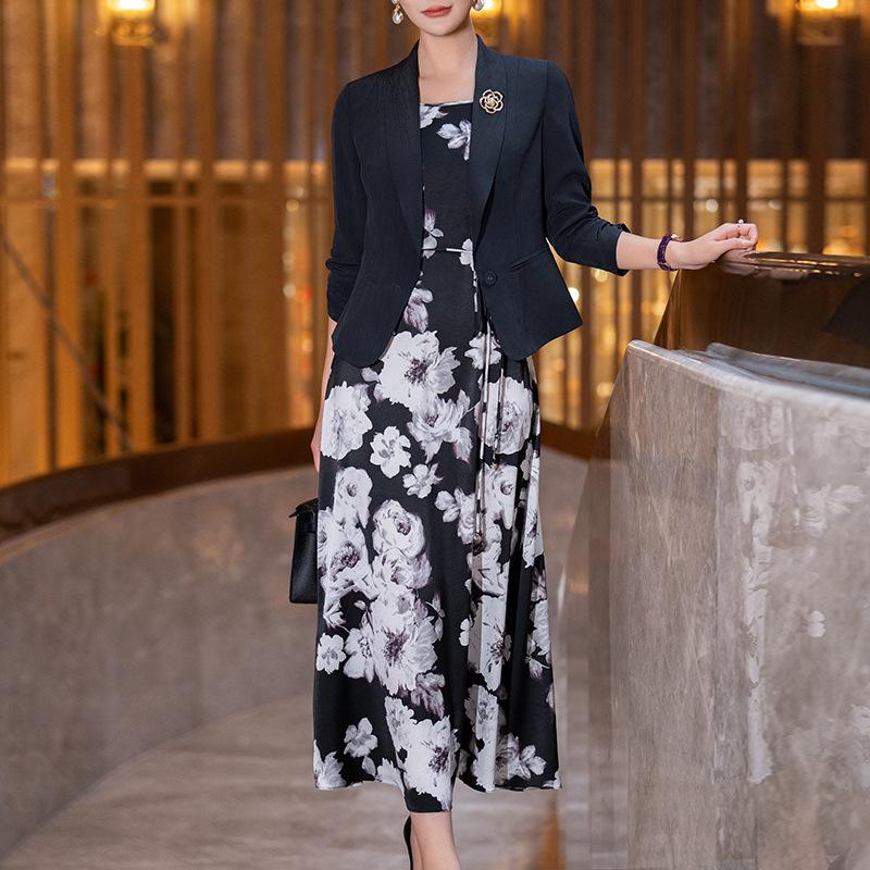 Summer 2024 Women s Three-Quarter Sleeve Printed Suspender Dress Two-Piece Suit Medium
Summer 2024 Women s Three-Quarter Sleeve Printed Suspender Dress Two-Piece Suit Medium