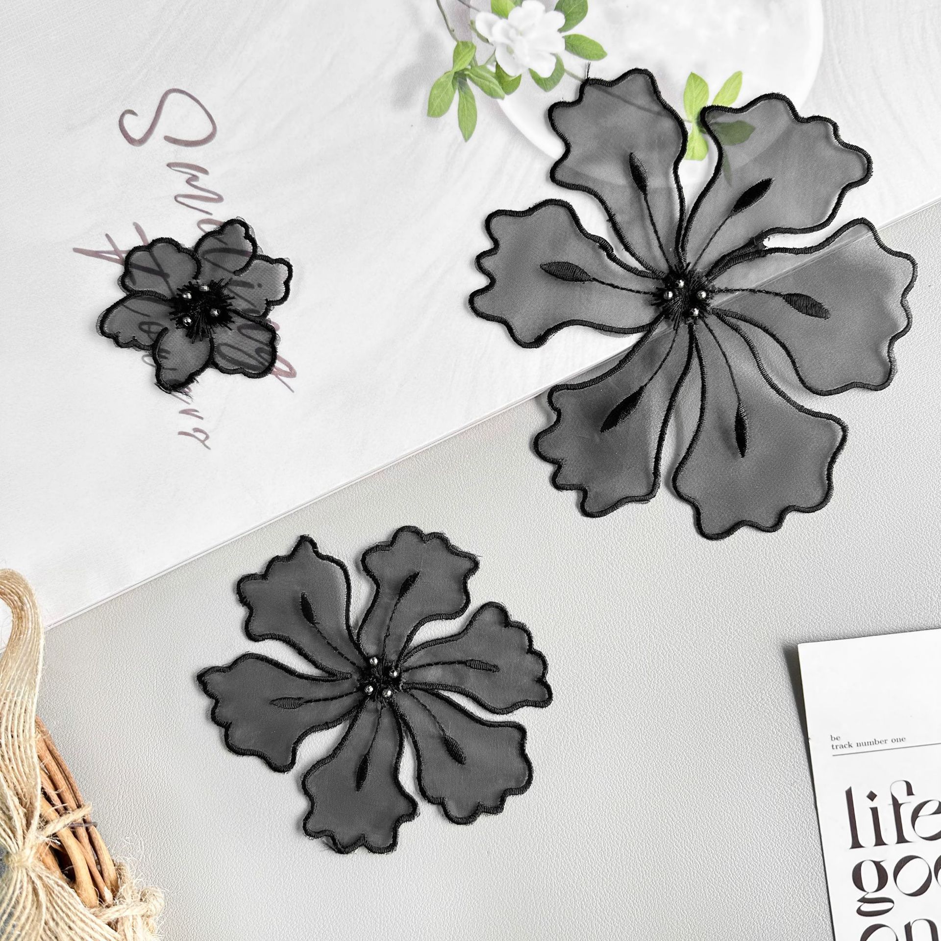 Черная вышивка органзой, Цветочные украшения, Цветы, Одежда, Сумки, Платья, Свитеры, Топы, Аксессуары, Тканевые нашивки
Черная вышивка органзой, Цветочные украшения, Цветы, Одежда, Сумки, Платья, Свитеры, Топы, Аксессуары, Тканевые нашивки