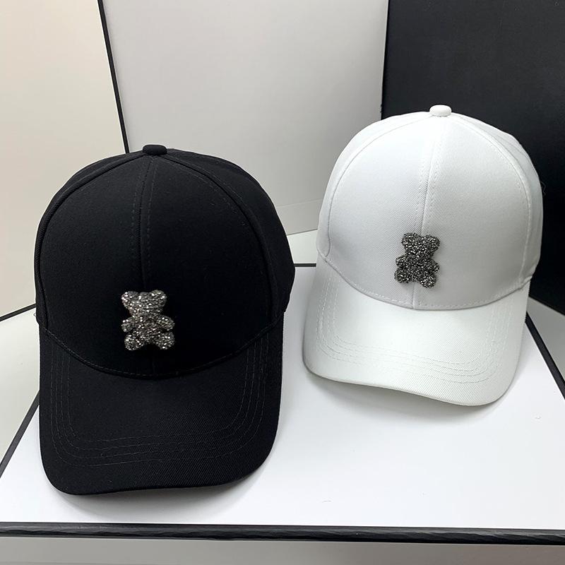 A New Fashionable Summer Sun Hat for Women A Spring and Autumn Rhinestone Bear Baseball Cap and A Face Showing Little Baseball Cap Adjustable
A New Fashionable Summer Sun Hat for Women A Spring and Autumn Rhinestone Bear Baseball Cap and A Face Showing Little Baseball Cap Adjustable