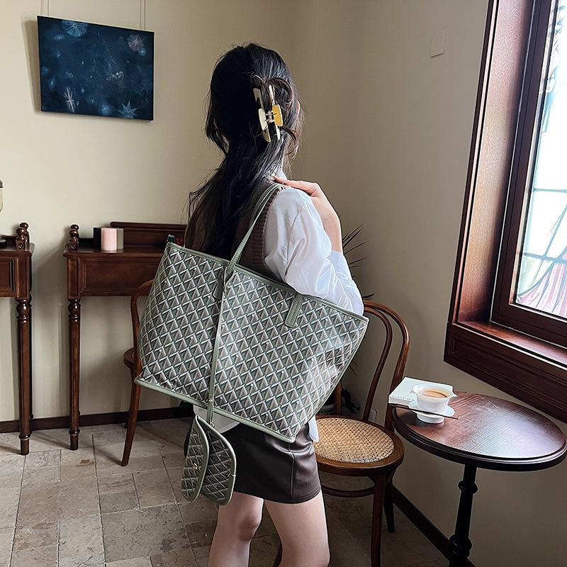 2025 new personalized size plaid casual tote bag shoulder bag handbag women s bag Small 21 * 10 * 20
2025 new personalized size plaid casual tote bag shoulder bag handbag women s bag Small 21 * 10 * 20
