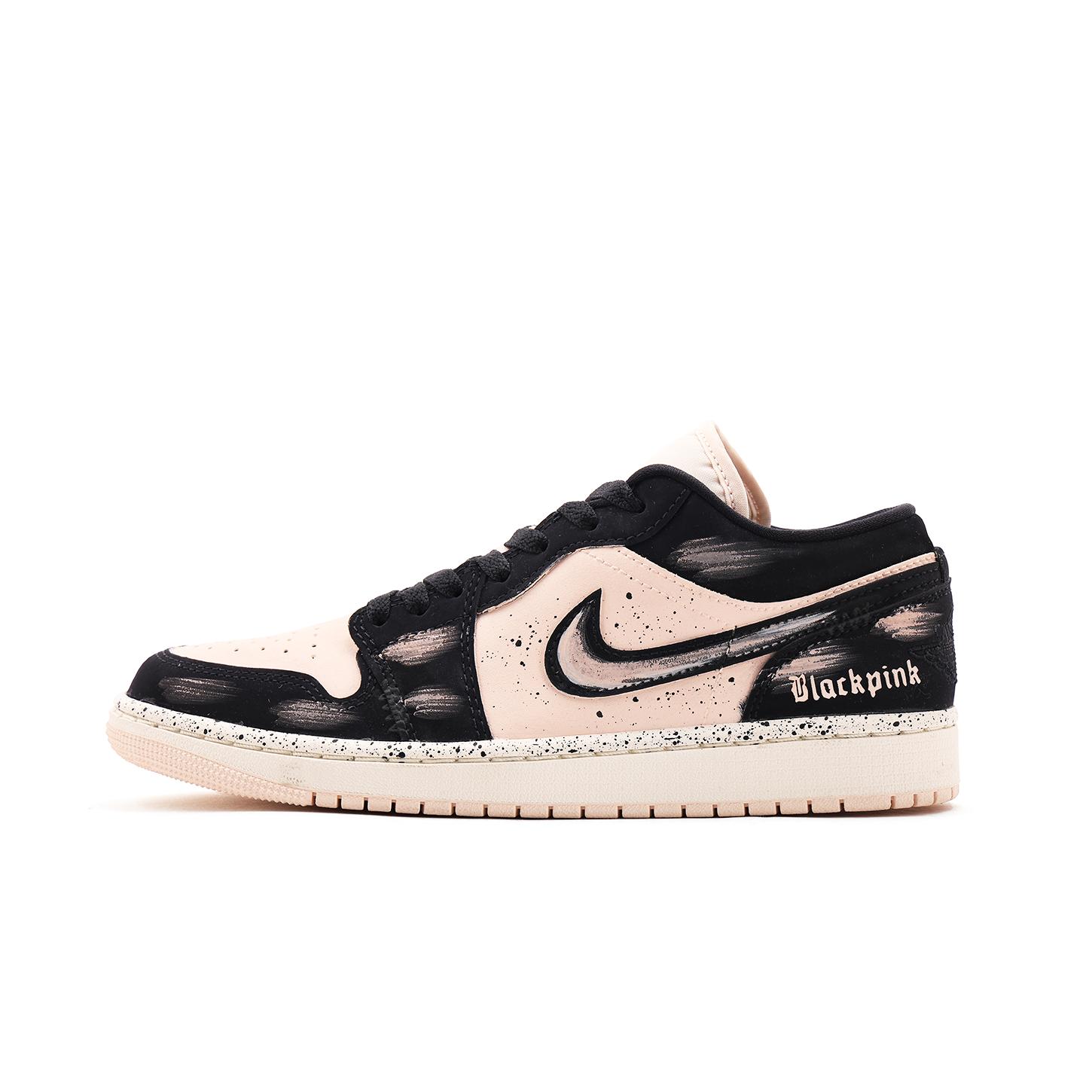 Jordan Air Jordan 1 Low top Vintage Basketball Shoes Women s Black Pink DC0774-003(Team59-) 36
Jordan Air Jordan 1 Low top Vintage Basketball Shoes Women s Black Pink DC0774-003(Team59-) 36