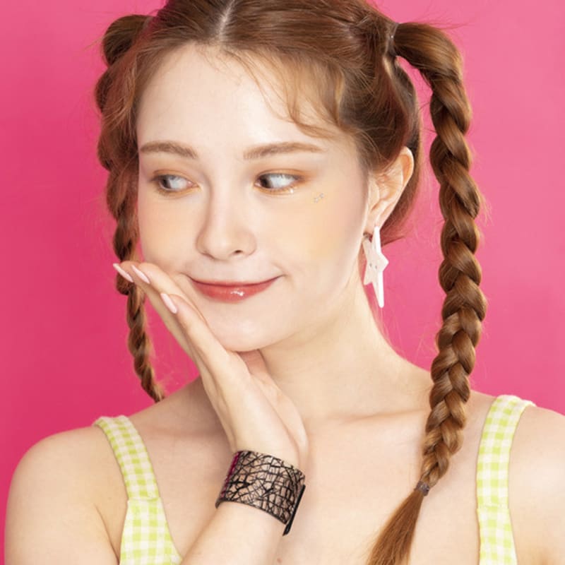 MYBOO SEE THROUGH Bangle - black black
MYBOO SEE THROUGH Bangle - black black