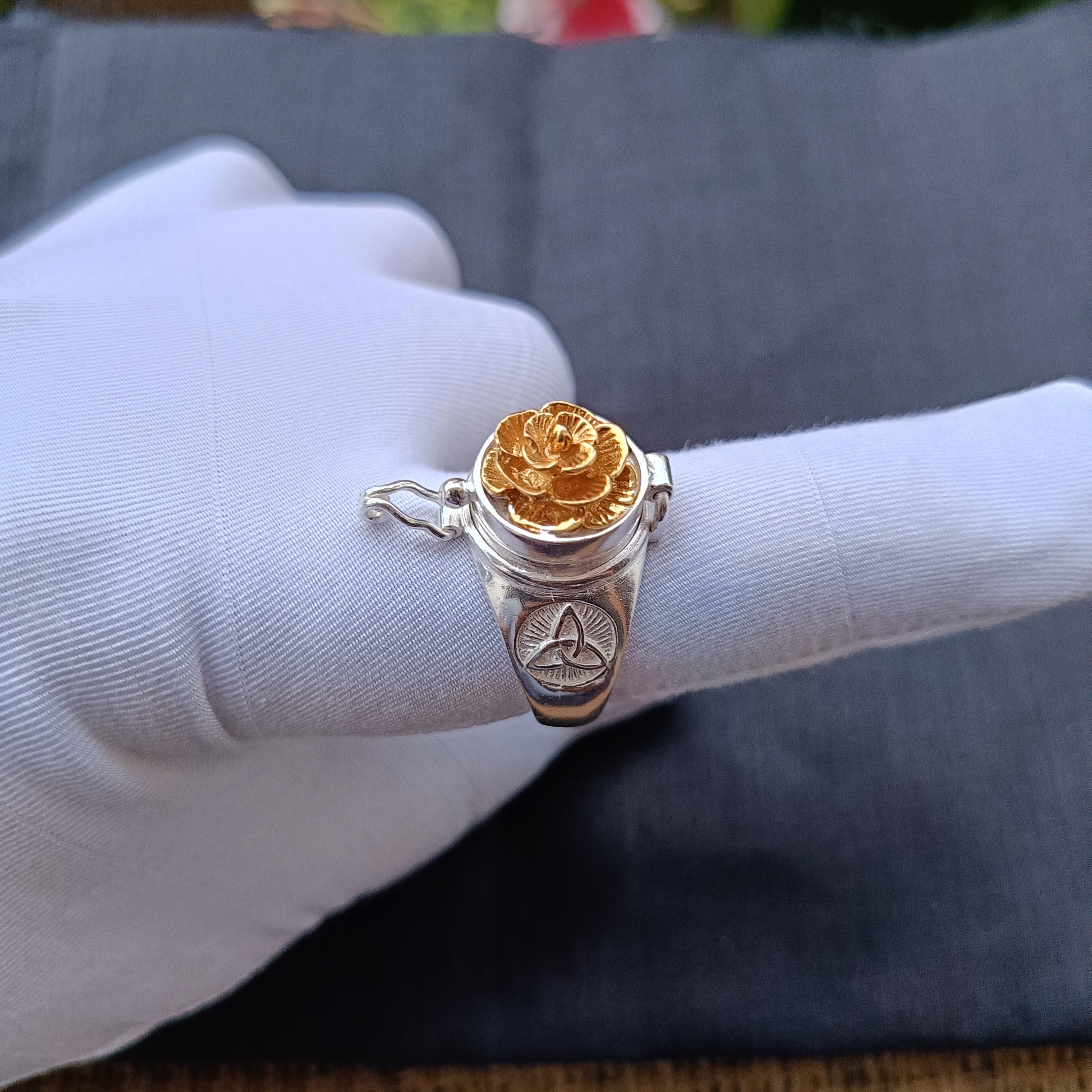Rose Poison Ring, Handmade Two Tone Rose Poison Ring Locket Ring ,Rose Secret Box Ring, Pill box ring, Unique poison ring, message Ring, 6
Rose Poison Ring, Handmade Two Tone Rose Poison Ring Locket Ring ,Rose Secret Box Ring, Pill box ring, Unique poison ring, message Ring, 6