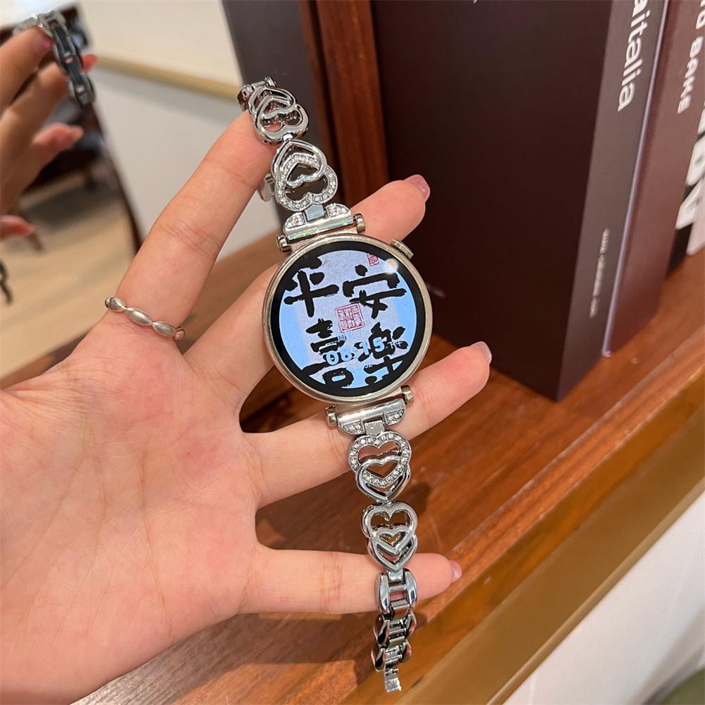 Luxury Love Heart Metal Strap For Samsung Galaxy Watch Band 6 4 41 45 5 Classic 40 44 Pro Women Gold Wrist Bracelet 20MM 22MM Galaxy 6classic 47mm срібний
Luxury Love Heart Metal Strap For Samsung Galaxy Watch Band 6 4 41 45 5 Classic 40 44 Pro Women Gold Wrist Bracelet 20MM 22MM Galaxy 6classic 47mm срібний