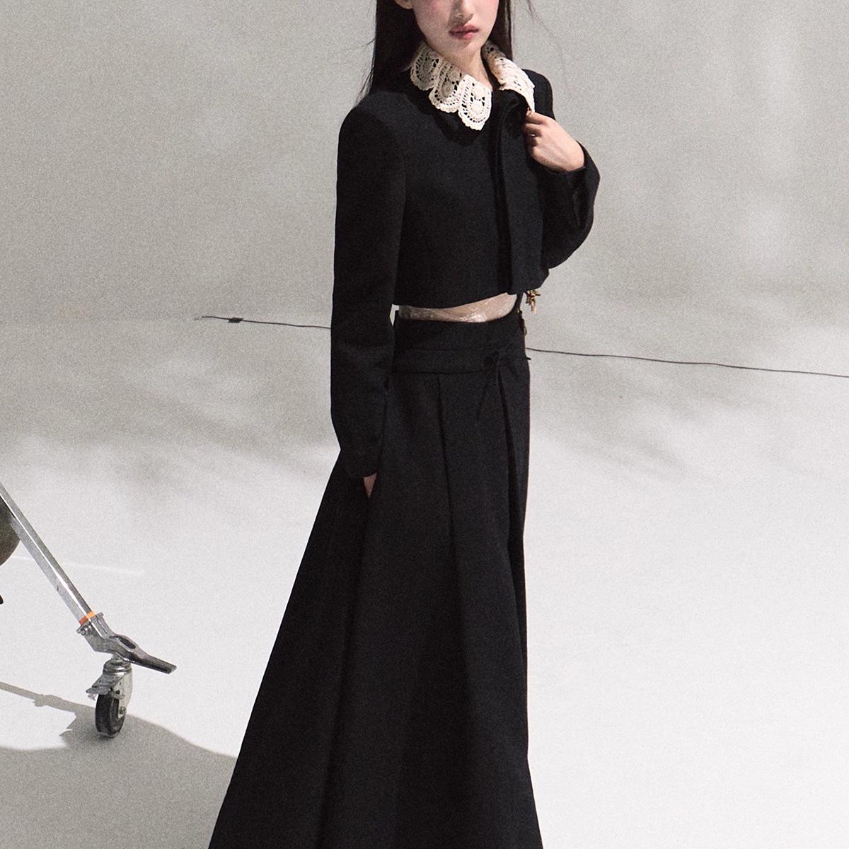 Each Their Own Moon Wool Tweed Crocheted Skirt Suit M
Each Their Own Moon Wool Tweed Crocheted Skirt Suit M