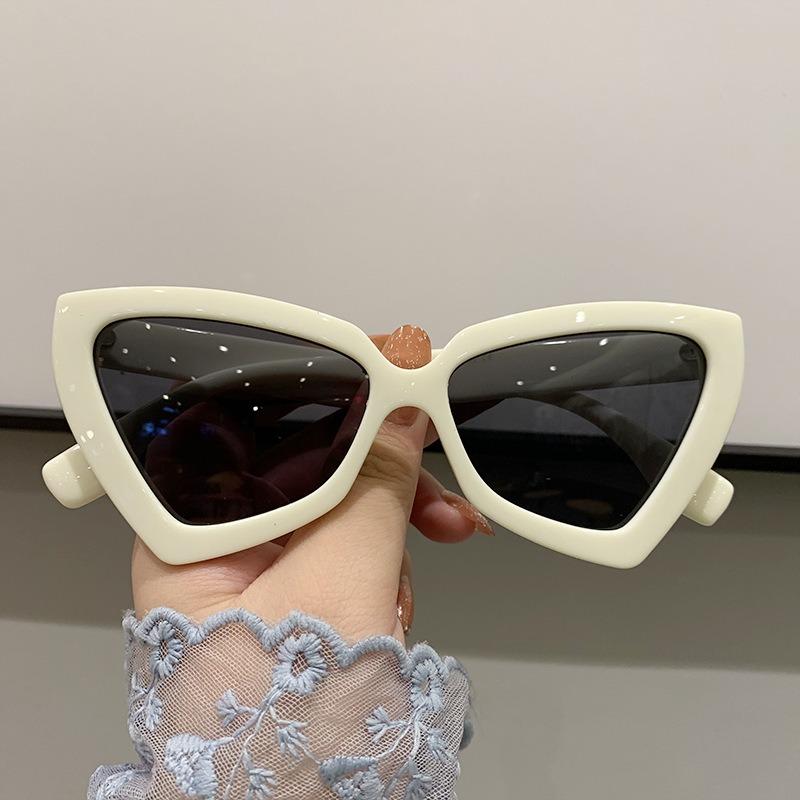 New Fashion Cat Eye Sunglasses Female Luxury Brand Designer Sun Glasses for Women Travelling Sun Shades Glasse y2k Gafas De Sol
New Fashion Cat Eye Sunglasses Female Luxury Brand Designer Sun Glasses for Women Travelling Sun Shades Glasse y2k Gafas De Sol