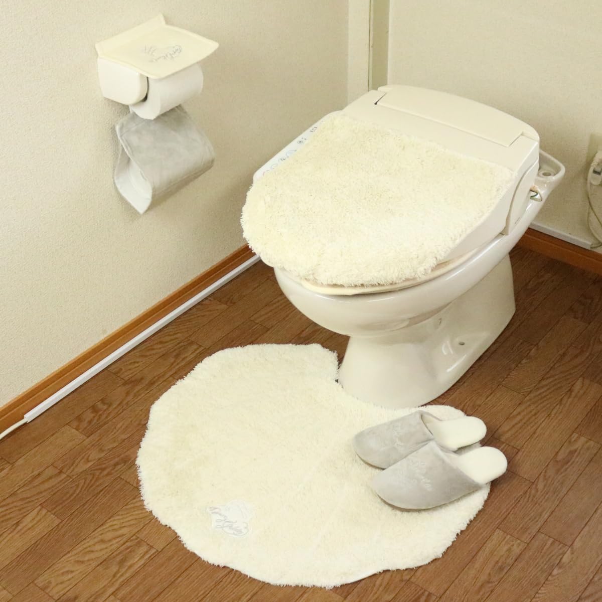 Stylish 4-Piece Fluffy Washable Seashell Toilet Mat Set by Okato Merry Gelato. Compatible with both standard and heated toilets. Includes a lid cover,
Stylish 4-Piece Fluffy Washable Seashell Toilet Mat Set by Okato Merry Gelato. Compatible with both standard and heated toilets. Includes a lid cover,