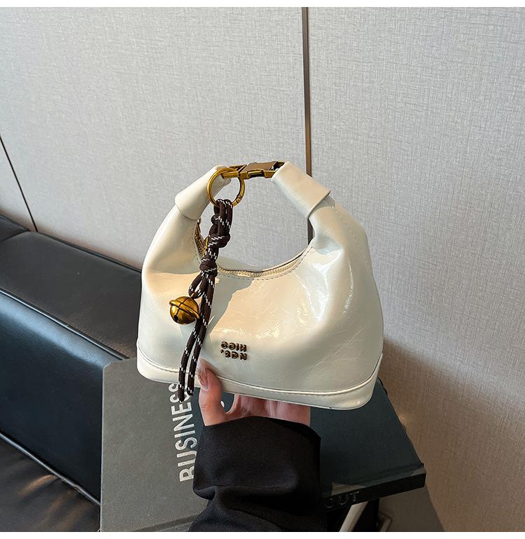 Маленькая сумка из премиальной кожи с масляной восковой пропиткой, женская, 2025, новая модная сумка-мессенджер, портативная сумка-пельмень из мягкой кожи