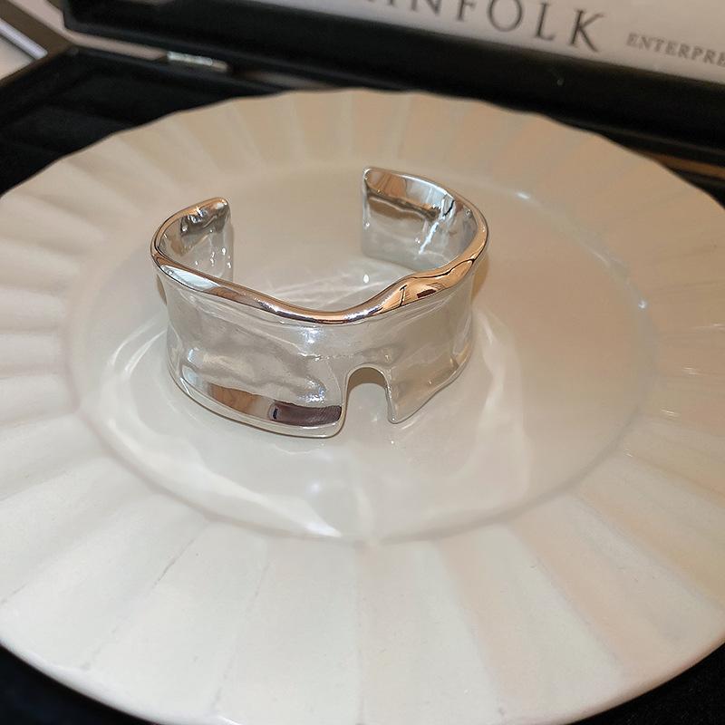 Metal wide version irregular notch opening bracelet Internet celebrity bracelet
Metal wide version irregular notch opening bracelet Internet celebrity bracelet