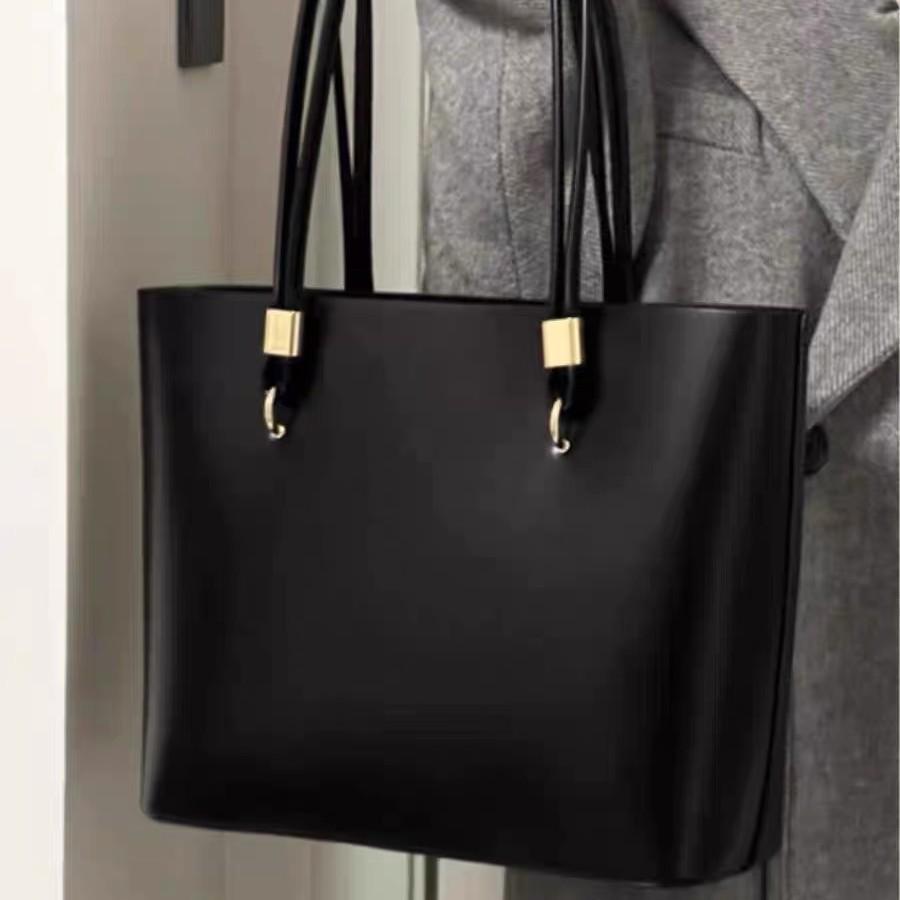 Женская сумка-тоут большой вместимости 2024 - Сумка на плечо с цепочкой для студенток чёрный
Женская сумка-тоут большой вместимости 2024 - Сумка на плечо с цепочкой для студенток чёрный