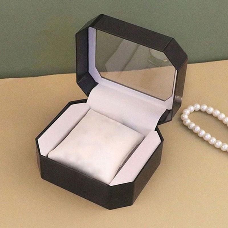 New Men s Acrylic Watch Display Box Watch Stand Watch Storage Box SSH08 чёрный
New Men s Acrylic Watch Display Box Watch Stand Watch Storage Box SSH08 чёрный