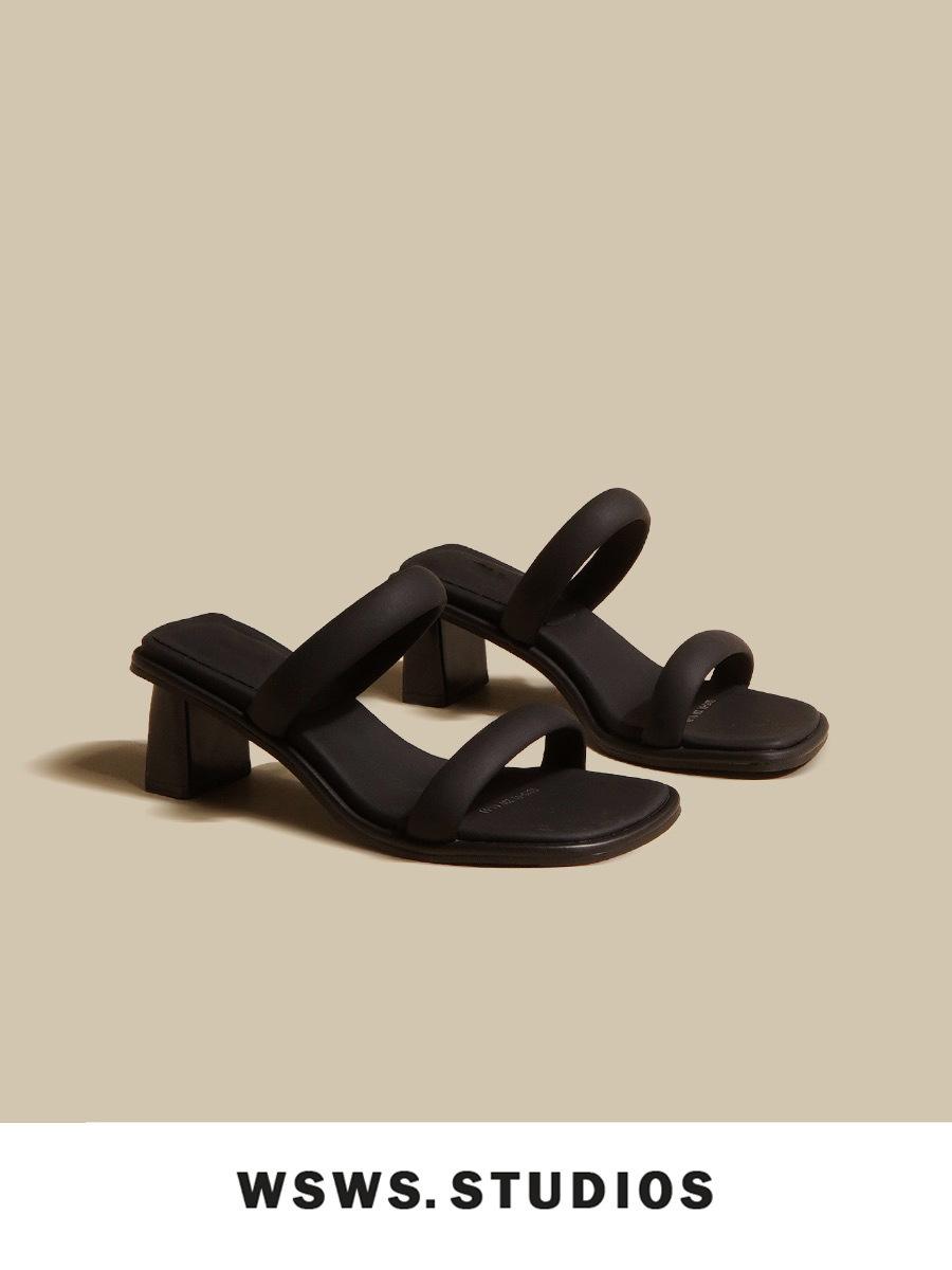 Coarse heel one-word cool slippers women s summer 2025 new models go out fashion French retro temperament high heels women s shoes 35
Coarse heel one-word cool slippers women s summer 2025 new models go out fashion French retro temperament high heels women s shoes 35
