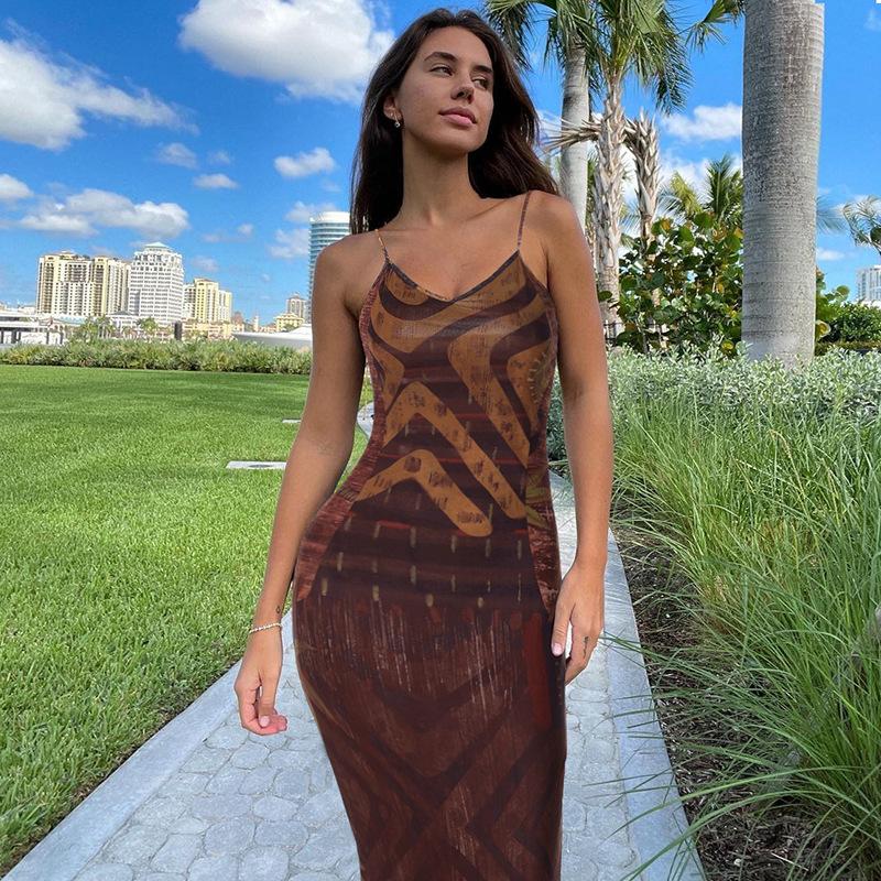 Women s clothing 2025 summer new fashion printing sexy V-neck backless slim suspender dress women S коричневий
Women s clothing 2025 summer new fashion printing sexy V-neck backless slim suspender dress women S коричневий