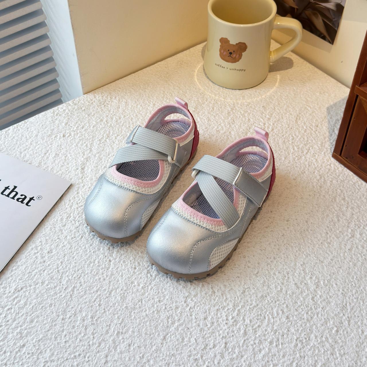 2025 spring and summer new girls small leather shoes Mary Jane shoes flat-bottomed versatile casual shoes puff single shoes leather shoes 25
2025 spring and summer new girls small leather shoes Mary Jane shoes flat-bottomed versatile casual shoes puff single shoes leather shoes 25