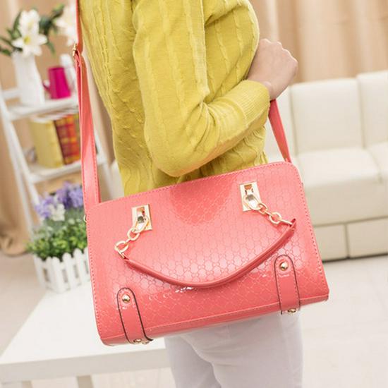 2024 Мода Женская Европейская и Американская Структурированная Сумка через Плечо на Цепочке с Тиснением красный/томатный
2024 Мода Женская Европейская и Американская Структурированная Сумка через Плечо на Цепочке с Тиснением красный/томатный