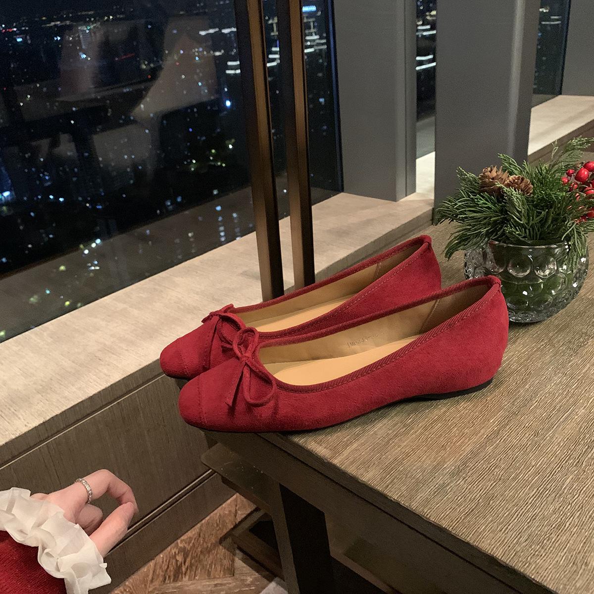 Spot~ Grape Mom, the same style, 10,000 years of classic temperament, round head commuting, shallow mouth bow, ballet style single shoes for women 40
Spot~ Grape Mom, the same style, 10,000 years of classic temperament, round head commuting, shallow mouth bow, ballet style single shoes for women 40