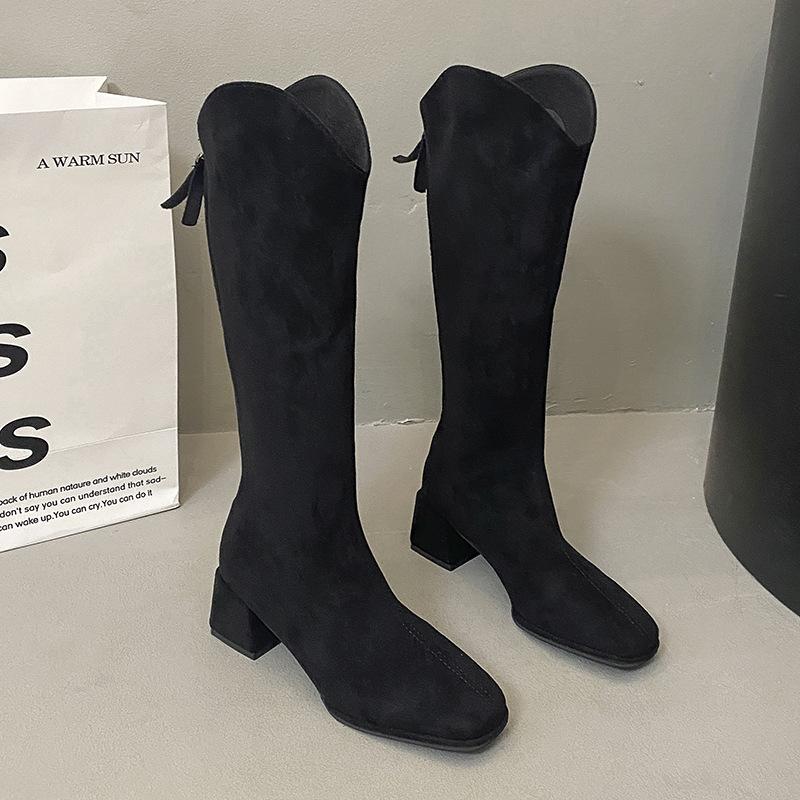 Ботильоны на толстом каблуке из замши с квадратным носком женские 2025 осень и зима новая корейская версия тонкие с V-образным вырезом высокие ботинки средний каблук модные ботинки 40 чёрный
Ботильоны на толстом каблуке из замши с квадратным носком женские 2025 осень и зима новая корейская версия тонкие с V-образным вырезом высокие ботинки средний каблук модные ботинки 40 чёрный