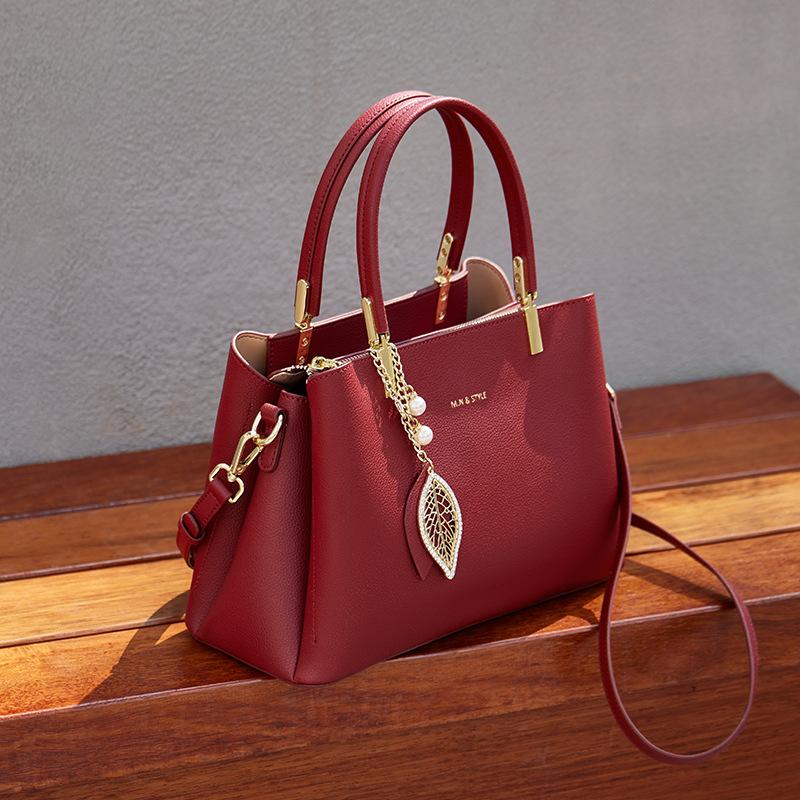 Nalandu Bag for Women 2025 New High-end Handbag Women s Brand Mom Bag Crossbody Bag Genuine Leather Women s Bag Long27CM、Wide12CM、Hig вино красного
Nalandu Bag for Women 2025 New High-end Handbag Women s Brand Mom Bag Crossbody Bag Genuine Leather Women s Bag Long27CM、Wide12CM、Hig вино красного