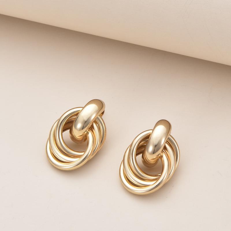 Fashion Twist Knot Metal Stud Earrings For Women Hollow Geometric Gold Copper Color boucles d oreilles Unusual Earrings Zircon
Fashion Twist Knot Metal Stud Earrings For Women Hollow Geometric Gold Copper Color boucles d oreilles Unusual Earrings Zircon
