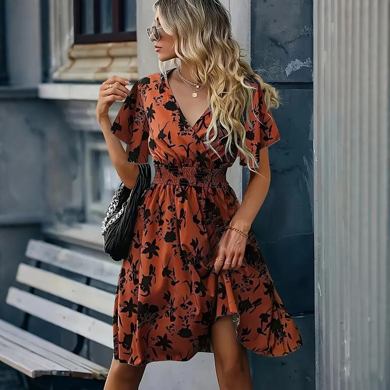 Женское летнее платье с коротким рукавом и V-образным вырезом с цветочным принтом для праздника M
Женское летнее платье с коротким рукавом и V-образным вырезом с цветочным принтом для праздника M