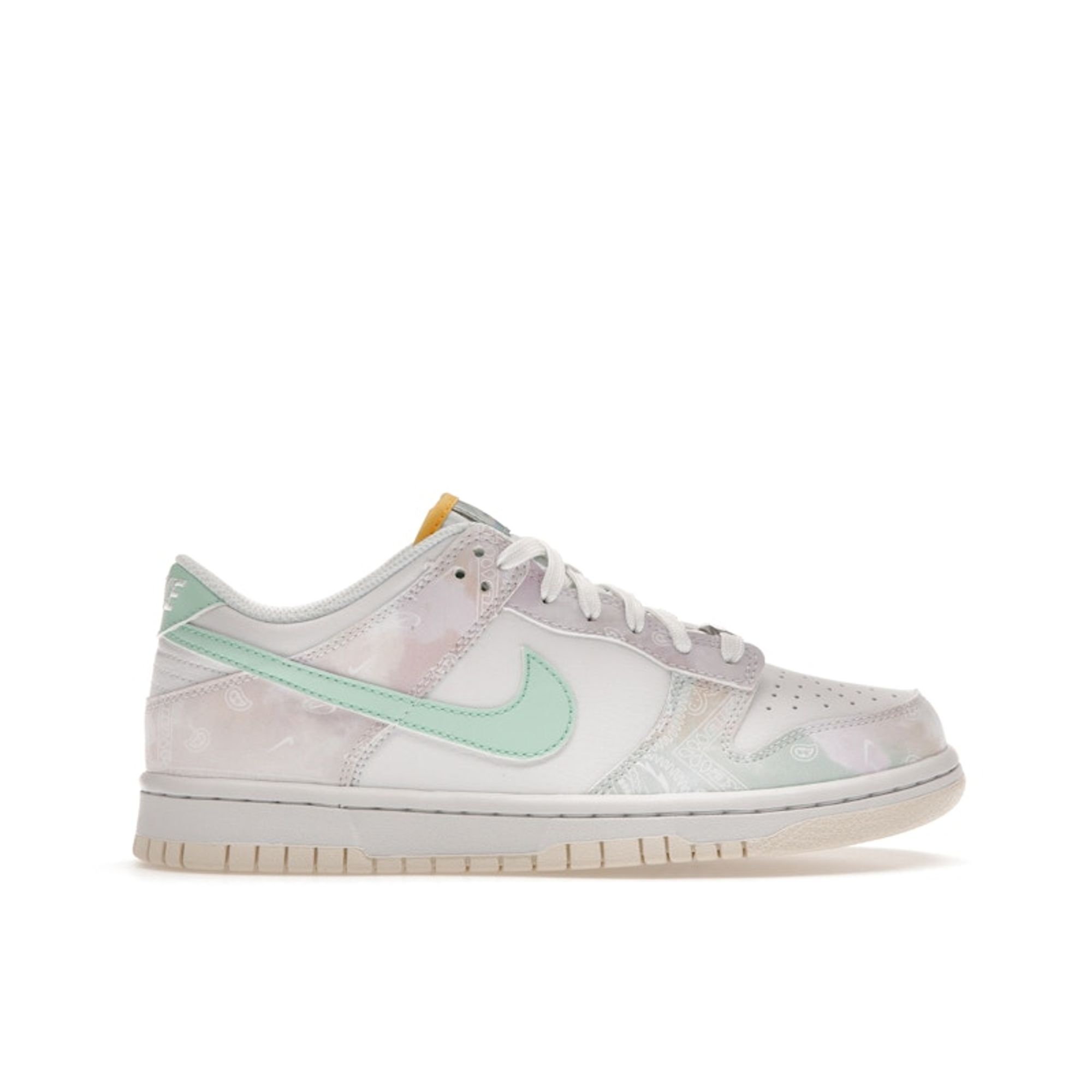 Детские кроссовки Nike Dunk Low GS Pastel Paisley White Phantom Mint-Foam FJ7707-131 35.5
Детские кроссовки Nike Dunk Low GS Pastel Paisley White Phantom Mint-Foam FJ7707-131 35.5