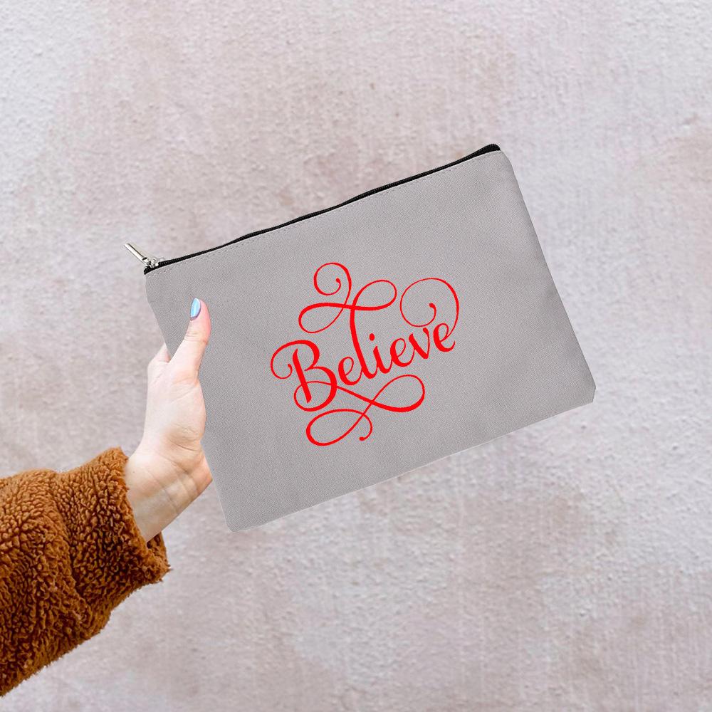 Рождественская шапка Believe Print Косметички на молнии для рождественской вечеринки Косметичка для хранения дамский повседневный дорожный органайзер
Рождественская шапка Believe Print Косметички на молнии для рождественской вечеринки Косметичка для хранения дамский повседневный дорожный органайзер