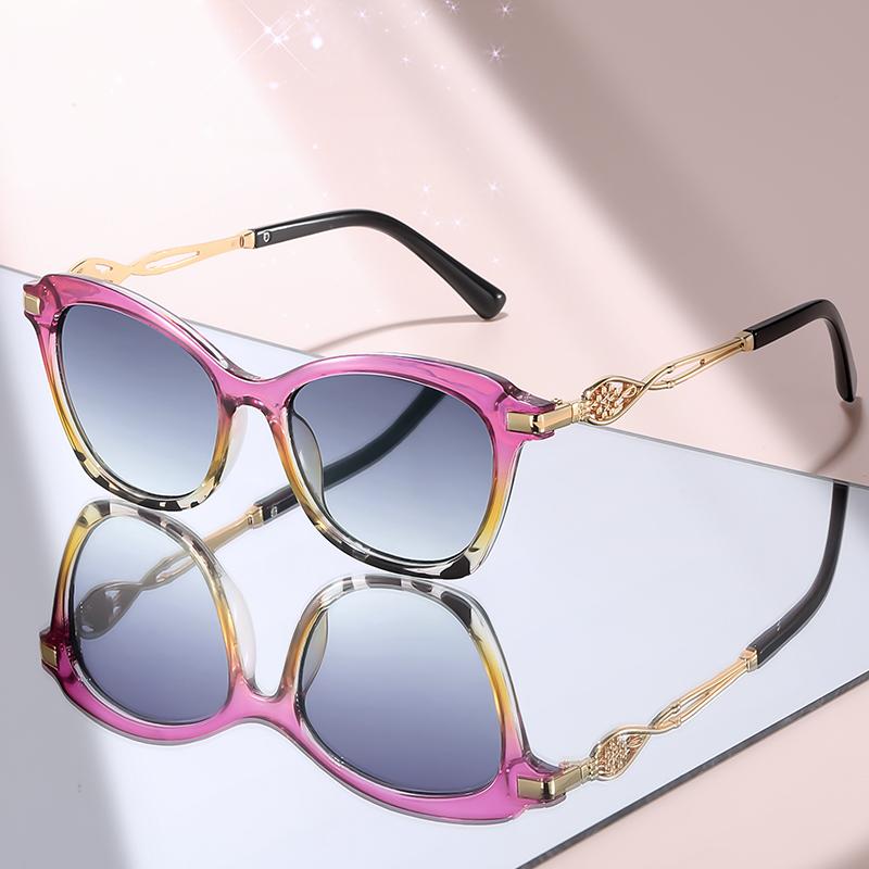 New Vintage Cat-Eye Sunglasses: Black Frame with Decorative Gold Accents, Classic Design for Beach & Fashion Outfits фиолетовый
New Vintage Cat-Eye Sunglasses: Black Frame with Decorative Gold Accents, Classic Design for Beach & Fashion Outfits фиолетовый