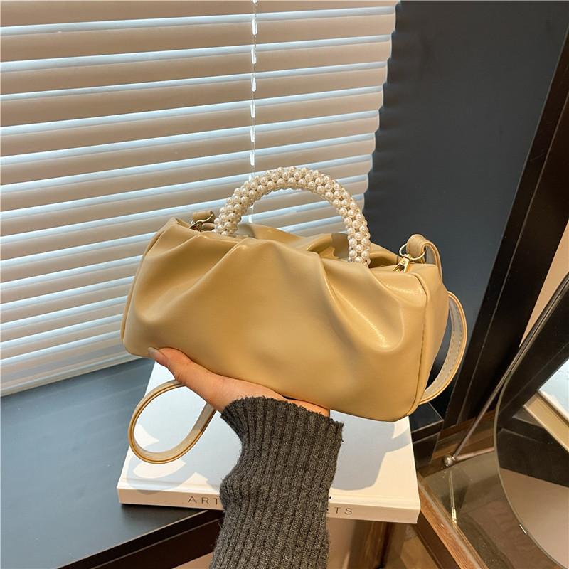 Сумка на плечо сумка-мессенджер 2025 лето новая жемчужная цепочка сумочка однотонная простая плиссированная текстура сумка-облако
Сумка на плечо сумка-мессенджер 2025 лето новая жемчужная цепочка сумочка однотонная простая плиссированная текстура сумка-облако