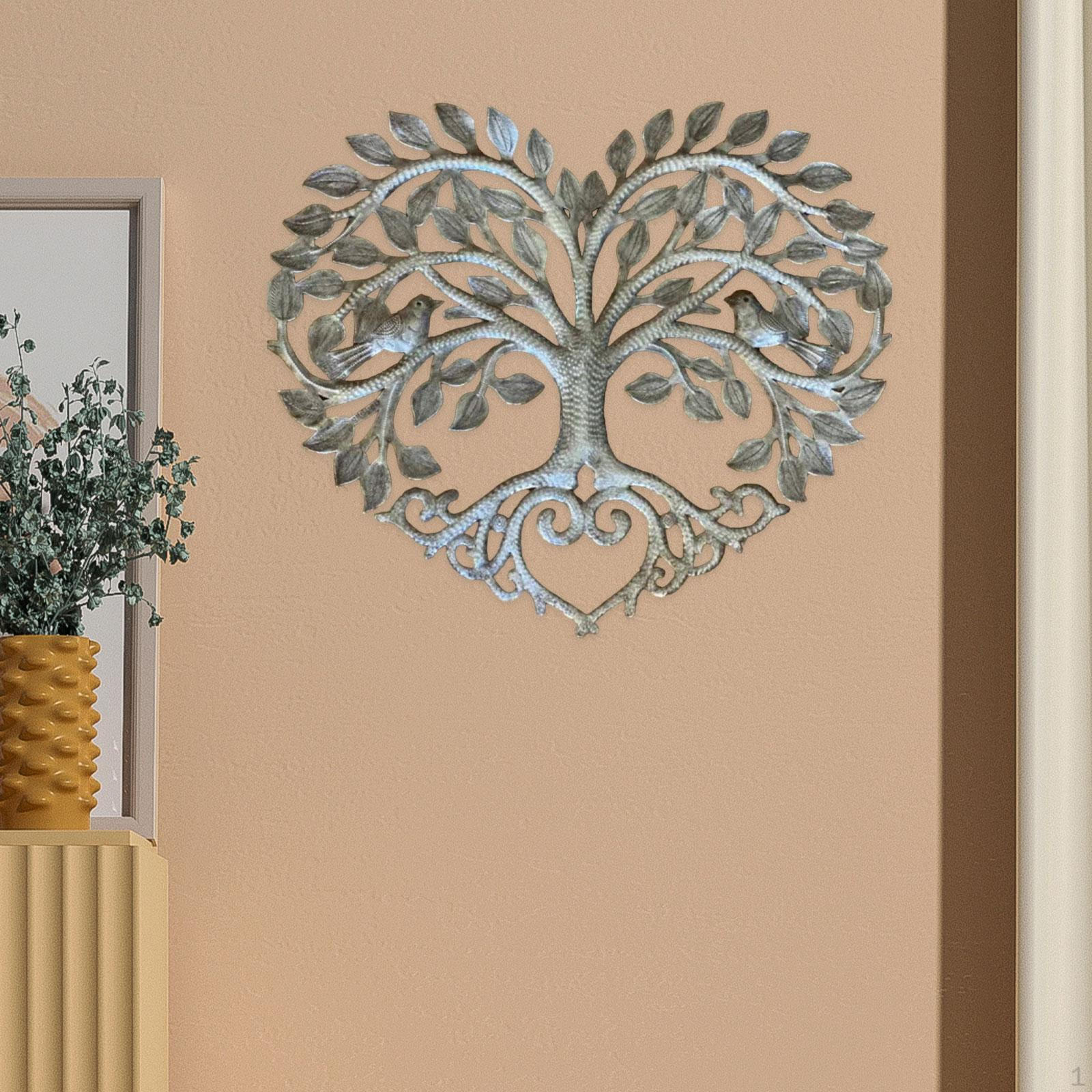 Металева скульптура птаха та дерева, прикраса у формі серця
Металева скульптура птаха та дерева, прикраса у формі серця