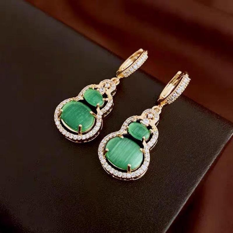 Retro Pink Cat-eye Stone Hoop Earrings - Fashionable, High-end, Unique and Versatile Ear Accessories for Women темно-зелений колір
Retro Pink Cat-eye Stone Hoop Earrings - Fashionable, High-end, Unique and Versatile Ear Accessories for Women темно-зелений колір