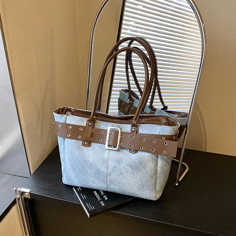 Портативная сумка большой вместимости для поездок на работу, женская новая трендовая летняя модная сумка-тоут, сумка на плечо, подмышечная сумка синий
Портативная сумка большой вместимости для поездок на работу, женская новая трендовая летняя модная сумка-тоут, сумка на плечо, подмышечная сумка синий