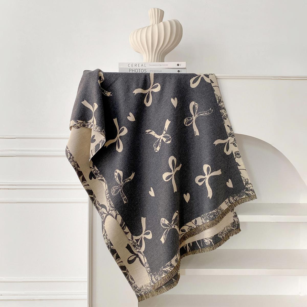 Unisex Reversible Faux Cashmere Scarf With Bow-Embellished Pattern Soft Warm Versatile Stylish Accessory For All Ages
Unisex Reversible Faux Cashmere Scarf With Bow-Embellished Pattern Soft Warm Versatile Stylish Accessory For All Ages