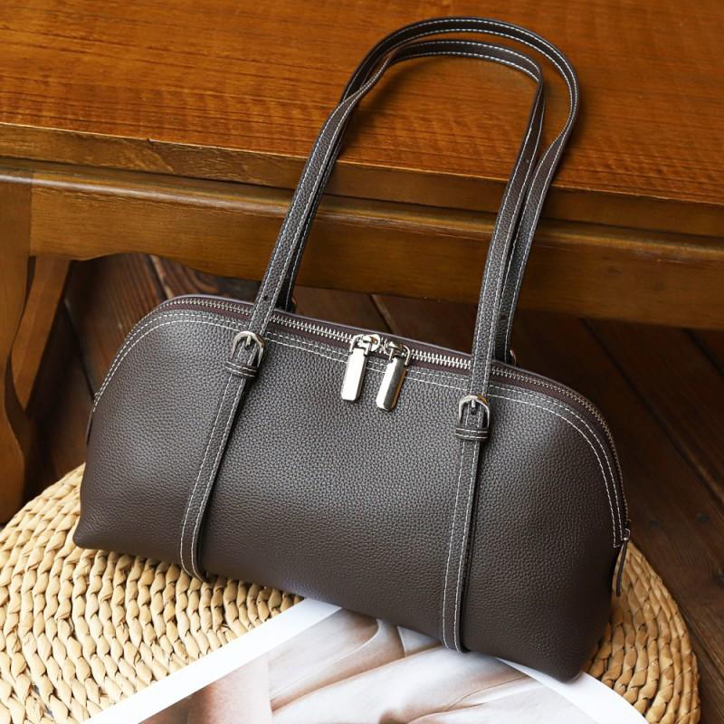 Handheld Crossbody Women s Bag Fashion TOGO Top Layer Cowhide Bowling Genuine Leather Armpit Shoulder Women 32x11x17CM чорний
Handheld Crossbody Women s Bag Fashion TOGO Top Layer Cowhide Bowling Genuine Leather Armpit Shoulder Women 32x11x17CM чорний