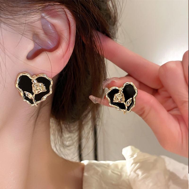 New White Black Glaze Big Heart Tulip Stud Earrings for Women Korean Flower Temperament Zircon Lady Brincos Wholesale Girl Gift
New White Black Glaze Big Heart Tulip Stud Earrings for Women Korean Flower Temperament Zircon Lady Brincos Wholesale Girl Gift