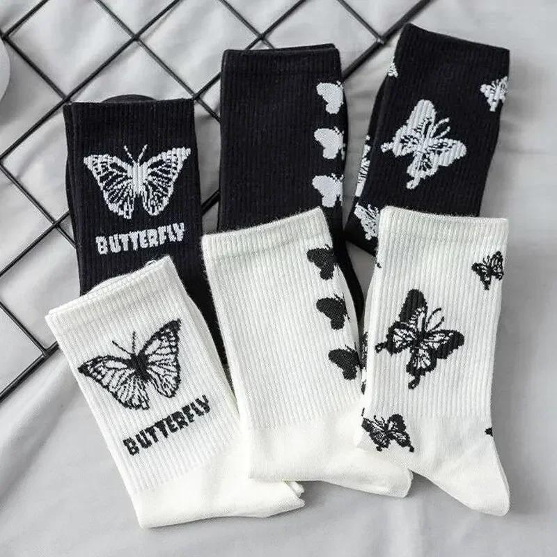 2 Pairs Butterfly Women s Socks Mid Tube Socks Spring Autumn Street Trend Sports Black White Stacked Socks for Girls
2 Pairs Butterfly Women s Socks Mid Tube Socks Spring Autumn Street Trend Sports Black White Stacked Socks for Girls