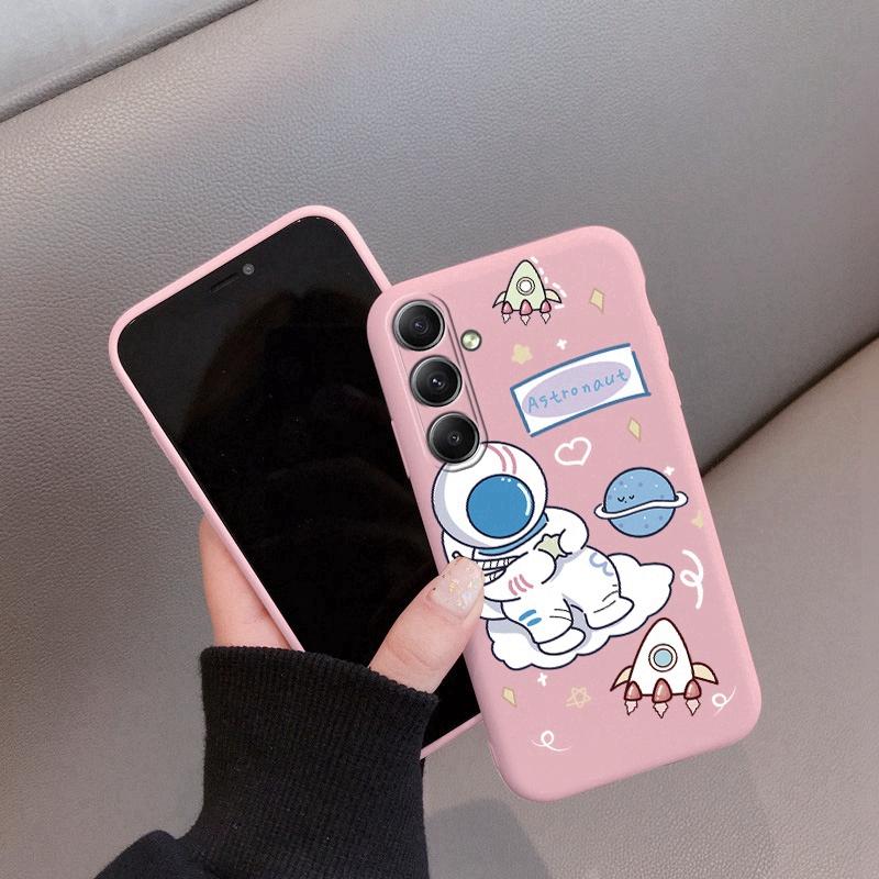 Мягкий силиконовый чехол с рисунком космического корабля астронавта для Samsung M35 A55 Xiaomi Redmi Note Poco C65 iPhone Huawei Honor Realme защитный противоударный чехол Realme 12x розовый
Мягкий силиконовый чехол с рисунком космического корабля астронавта для Samsung M35 A55 Xiaomi Redmi Note Poco C65 iPhone Huawei Honor Realme защитный противоударный чехол Realme 12x розовый