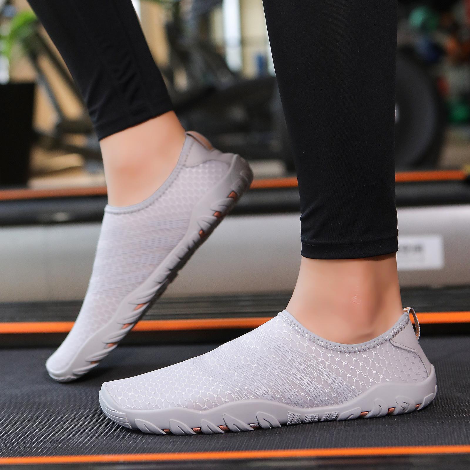 Ding outdoor creek walking shoes men s wading quick-drying beach shoes diving shoes swimming cycling fitness five-finger shoes 35
Ding outdoor creek walking shoes men s wading quick-drying beach shoes diving shoes swimming cycling fitness five-finger shoes 35