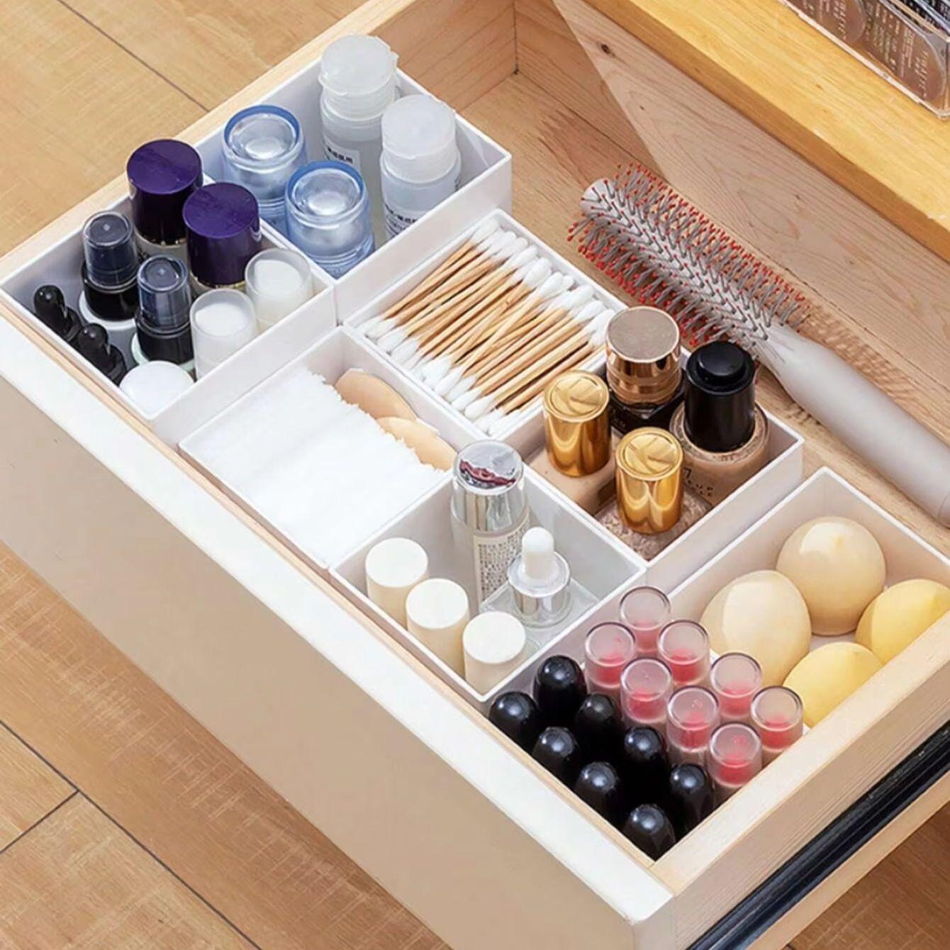 Mini Desktop Storage Box, Drawer Style Hand Account, Miscellaneous Items Sorting, Three-Layer Partitioned Jewelry Storage
Mini Desktop Storage Box, Drawer Style Hand Account, Miscellaneous Items Sorting, Three-Layer Partitioned Jewelry Storage