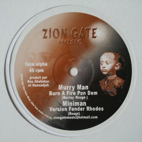 12inch Record MURRY MAN; MINIMAN / KENNY KNOTS - Burn A Fire Pon Dem; Version Fender ZG010 Zion Gate 2004 UK Reggae, Ska & Dub Used 
12inch Record MURRY MAN; MINIMAN / KENNY KNOTS - Burn A Fire Pon Dem; Version Fender ZG010 Zion Gate 2004 UK Reggae, Ska & Dub Used