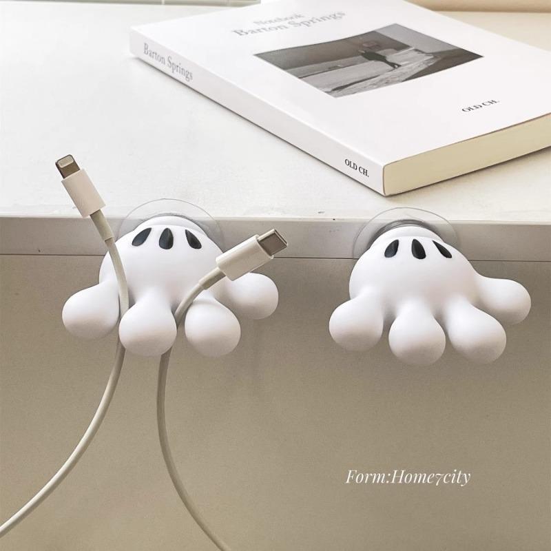 Toothbrush holder Mickey Palm cute bathroom towel suction cup multi-function hook traceless hook data cable winder білий
Toothbrush holder Mickey Palm cute bathroom towel suction cup multi-function hook traceless hook data cable winder білий
