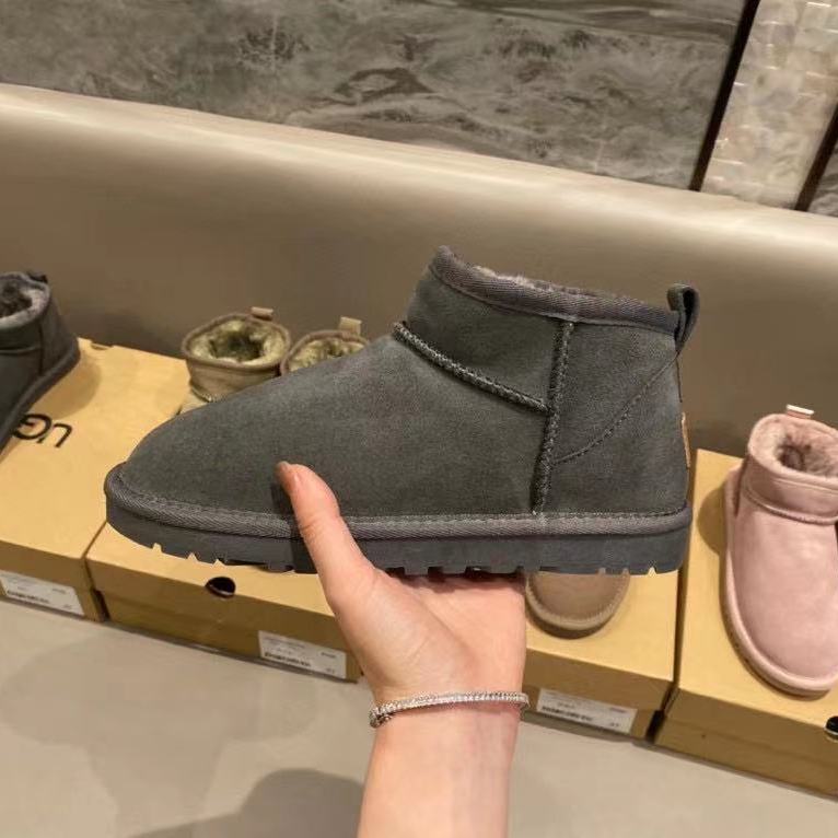 Men Women Winter Boots Leather GenuineLeather New Suede Slippers Genuine Tasman Fur Tazz Shoes Ultra Mini Low top Warm Boot Short Plush 36
Men Women Winter Boots Leather GenuineLeather New Suede Slippers Genuine Tasman Fur Tazz Shoes Ultra Mini Low top Warm Boot Short Plush 36