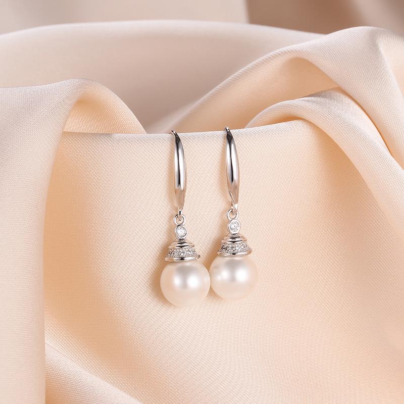 Korean-Influenced Pearl & Zircon Earrings in S925 Sterling Silver S925 Silver
Korean-Influenced Pearl & Zircon Earrings in S925 Sterling Silver S925 Silver