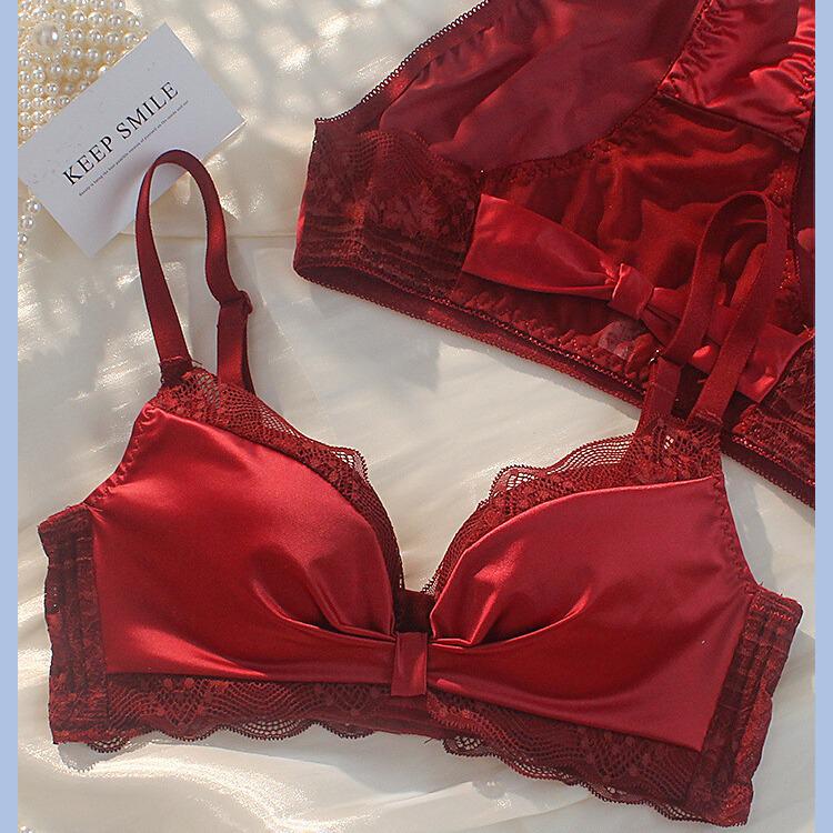 Red Push-up Lingerie Set for Small Busts - Year of the Rat Collection, Wire-free, Anti-sagging, Armpit Fat Reduction, Sexy Adjustable Bra 34/75
Red Push-up Lingerie Set for Small Busts - Year of the Rat Collection, Wire-free, Anti-sagging, Armpit Fat Reduction, Sexy Adjustable Bra 34/75