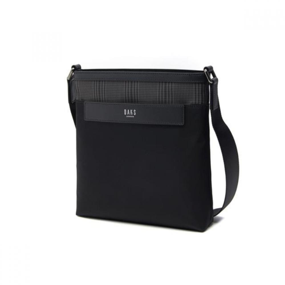 Daks Black Logo Check Crossbody Bag Dbba3e332 Single option
Daks Black Logo Check Crossbody Bag Dbba3e332 Single option