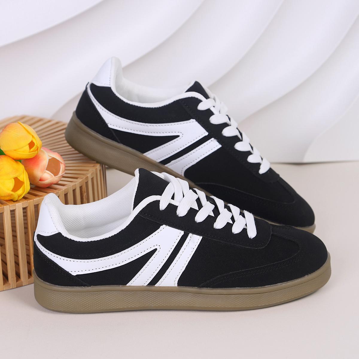 Новые винтажные немецкие кроссовки классические легкие удобные дышащие простые атмосферные женские туфли 43
Новые винтажные немецкие кроссовки классические легкие удобные дышащие простые атмосферные женские туфли 43