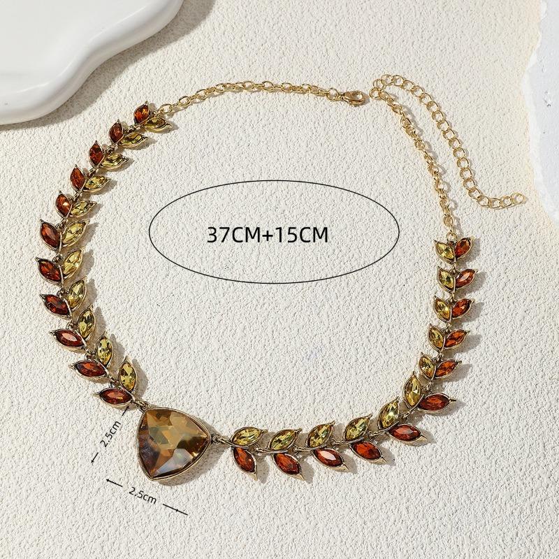Meier Heart pendant, seedling necklace, and earring set - french chic, high-end elegance, and instagram-worthy style
Meier Heart pendant, seedling necklace, and earring set - french chic, high-end elegance, and instagram-worthy style