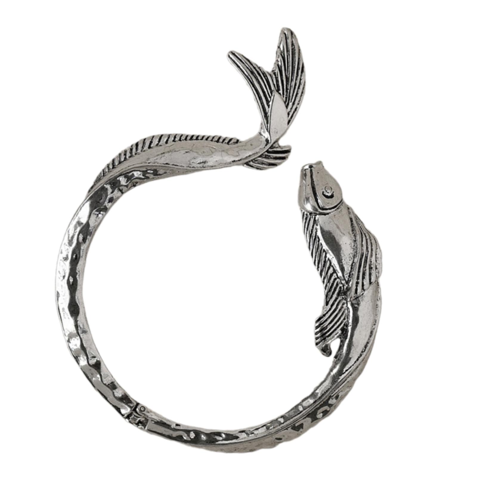 Ожерелье с подвеской в виде рыбки из сплава, уникальный аксессуар, шейное украшение с рыбкой, открывающееся ожерелье с рыбкой, подходит для вечеринки и повседневной носки серебряный
Ожерелье с подвеской в виде рыбки из сплава, уникальный аксессуар, шейное украшение с рыбкой, открывающееся ожерелье с рыбкой, подходит для вечеринки и повседневной носки серебряный