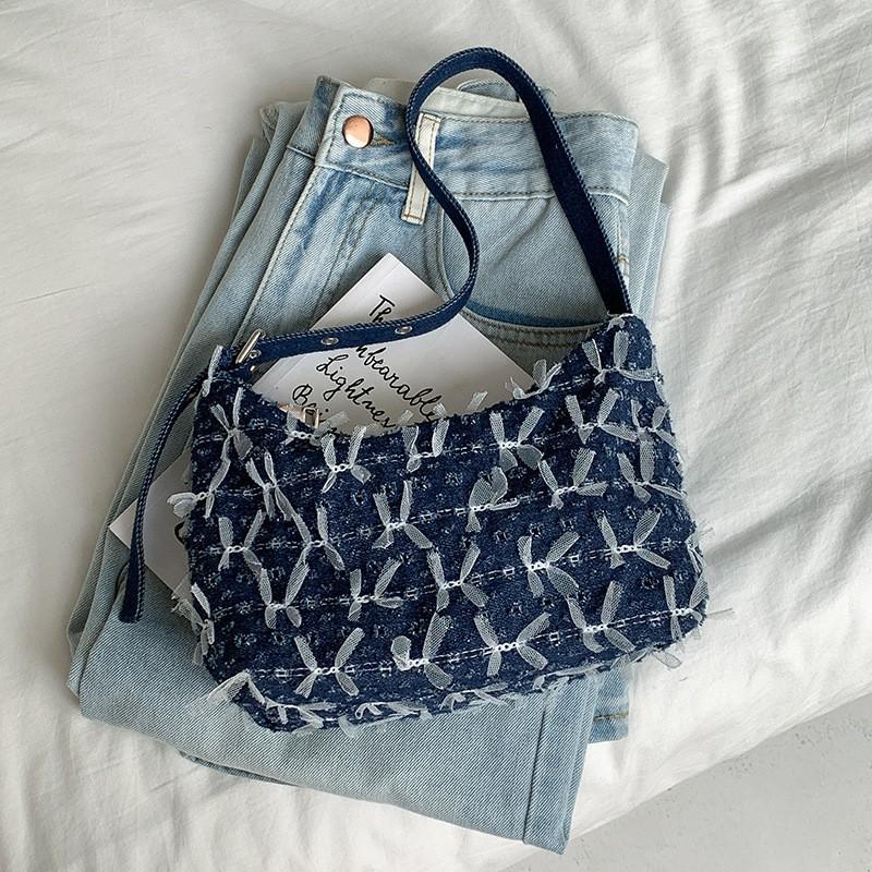 Retro Lace Niche Large-capacity Denim Bag Trendy Personalized Handbag Women s High-end Casual One-shoulder Underarm темно-синього кольору
Retro Lace Niche Large-capacity Denim Bag Trendy Personalized Handbag Women s High-end Casual One-shoulder Underarm темно-синього кольору